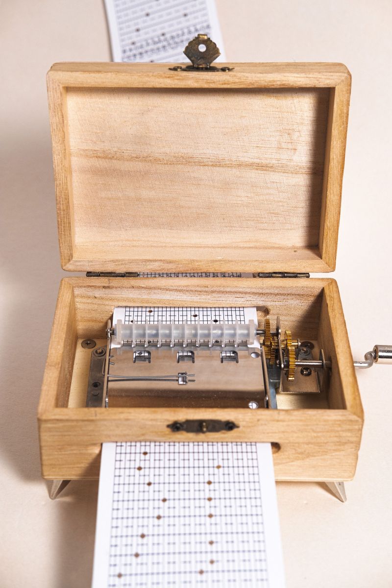 MUSiC BOX – Ding Music Box